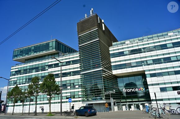Illustration du siège de France Télévisions à Paris, France, le 29 septembre 2025. France Télévisions aborde une rentrée particulièrement houleuse, sur fond d’attaques frontales visant l’audiovisuel public. © Christian Liewig/Bestimage
