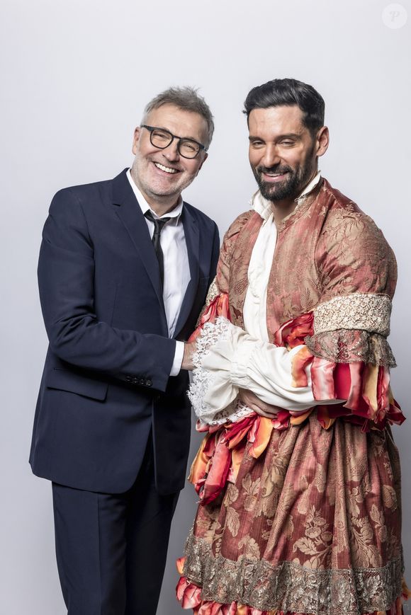 Exclusif - No Web - No Tabloids - Laurent Ruquier et son compagnon Hugo Skliris (Manos) - Studio - Enregistrement de l'émission "La chanson secrète", présentée par N.Aliagas et diffusée le 29 décembre sur TF1
© Guillaume Gaffiot-Cyril Moreau / Bestimage