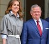 La maman du prince héritier Hussein, d'Iman, de Salma et d'Hashem avait de son côté opté pour une création grise Altuzarra aux allures de robe-chemise.

Le président français et sa femme, la Première dame, reçoivent le roi Abdallah II de Jordanie et la reine Rania de Jordanie au palais présidentiel de l'Élysée à Paris, France, le 17 septembre 2026. © Christian Liewig/Bestimage
