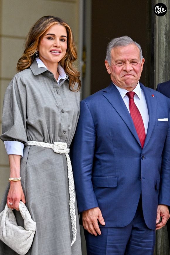 La maman du prince héritier Hussein, d'Iman, de Salma et d'Hashem avait de son côté opté pour une création grise Altuzarra aux allures de robe-chemise.

Le président français et sa femme, la Première dame, reçoivent le roi Abdallah II de Jordanie et la reine Rania de Jordanie au palais présidentiel de l'Élysée à Paris, France, le 17 septembre 2026. © Christian Liewig/Bestimage