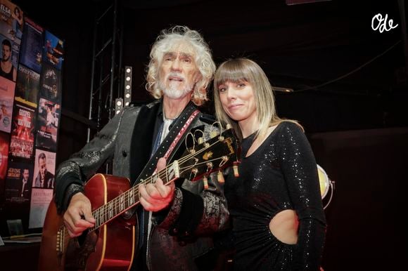Louis Bertignac et sa femme Laetitia lors de l'enregistrement de l'émission "300 Choeurs chantent pour les fêtes" à Paris, diffusée le 23 décembre 2022 sur France 3

© Jack Tribeca / Bestimage