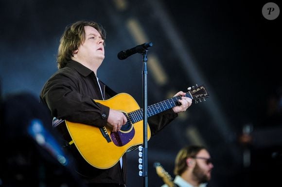 Lewis Capaldi se produit sur la scène Pyramid lors du festival de Glastonbury 2025 à Worthy Farm, Pilton, Royaume-Uni, le 27 juin 2025. Photo par Julie Edwards/Avalon/ABACAPRESS.COM