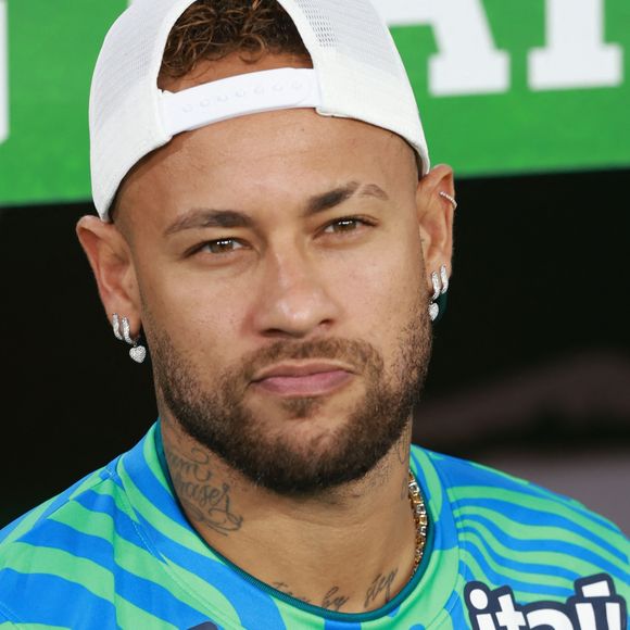 Oubliez les terrains de foot, Neymar se veut décisif ailleurs.

 Neymar Jr. observe avant le match amical international entre le Brésil et le Panama au stade du Maracanã à Rio de Janeiro, Brésil. (Photo par Wanderson Oliveira/Pximages) (Crédit image : © Wanderson Oliveira/PX Imagens via ZUMA Press Wire)