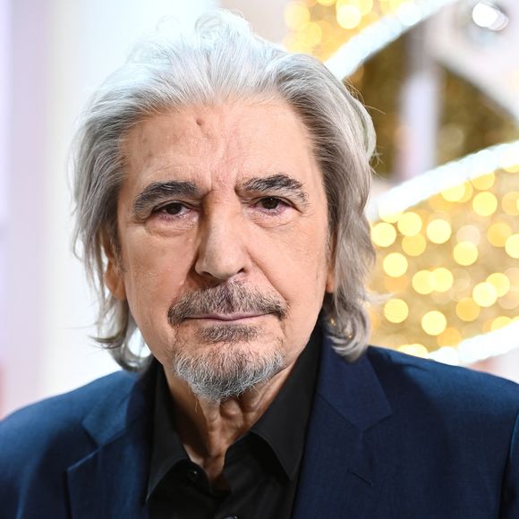 Exclusif - Serge Lama - Enregistrement de l'émission "Vivement Dimanche" au Studio Gabriel à Paris, présentée par M.Drucker et diffusée le 11 décembre sur France 3
© Guillaume Gaffiot / Bestimage