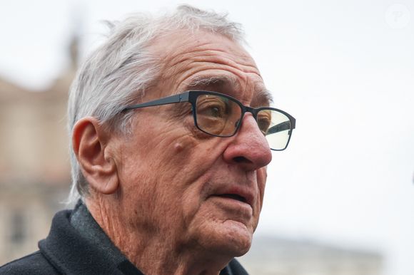 9 novembre 2025, Cracovie, Pologne : Robert De Niro lors d'une courte visite sur la place principale de Cracovie, Pologne, le 9 novembre 2025. © Beata Zawrzel/ZUMA Press Wire / Bestimage)