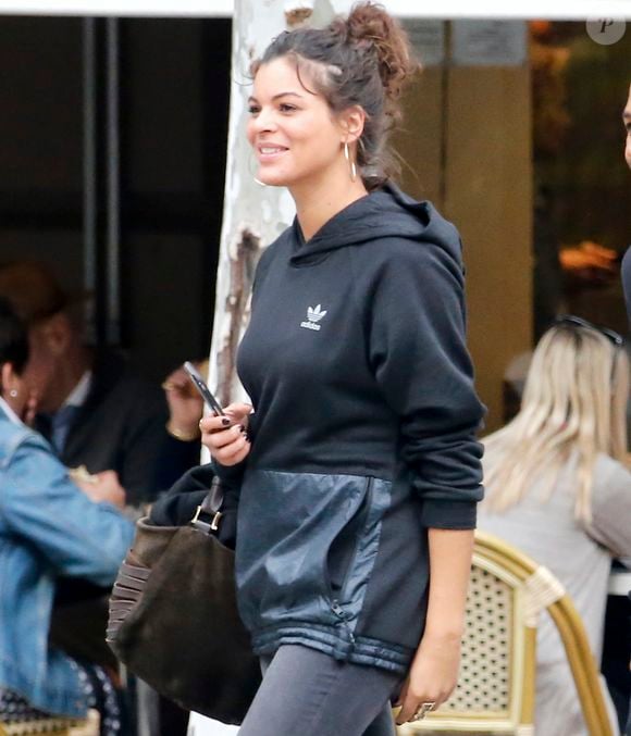 Exclusif - Yelena Noah et un ami sur Lexington Avenue à New York. 2016 (Agence / Bestimage USA)