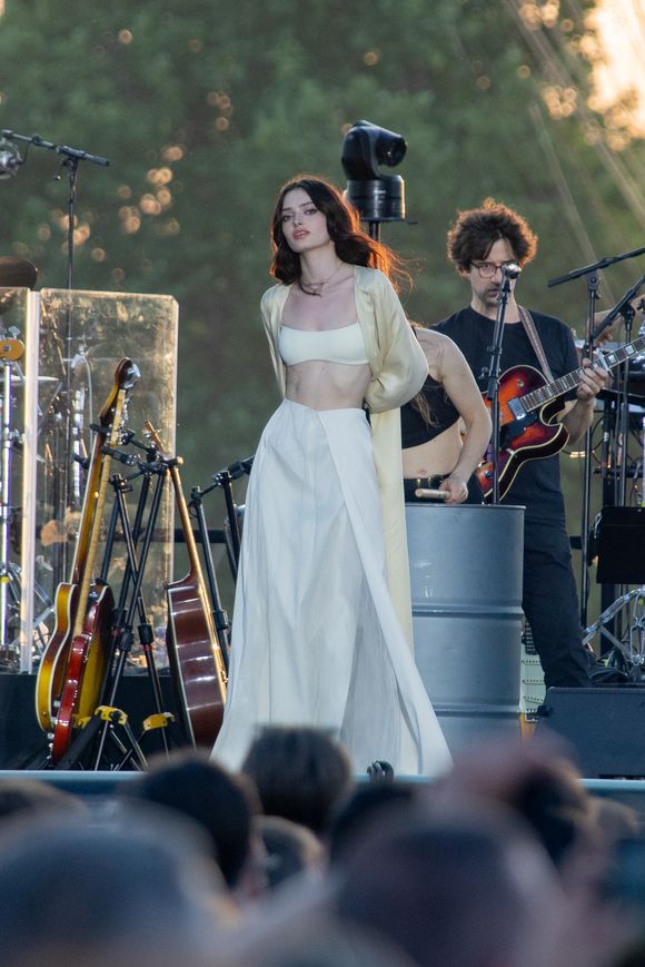 Solann - Soirée du "Grand Concert de la fête de la musique" au Jardin des Tuileries, autour de la vasque olympique, présentée par D. Bürki et M. Bouhafsi et retransmis en direct sur France 2 à Paris le 21 juin 2025. © Marc Ausset-Lacroix - Jack Tribeca - Christophe Clovis / Bestimage