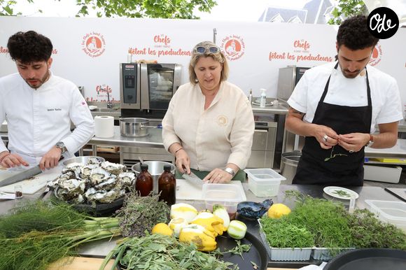 Démonstration culinaire avec La Cheffe Stéphanie Le Quellec en compagnie des Candidats Quentin Maufrais et Jorick Dorignac - TopChef 2024, le 6 mai 2024, place des Lices à Saint-Tropez. © Jean-Marc Lhomer/Bestimage