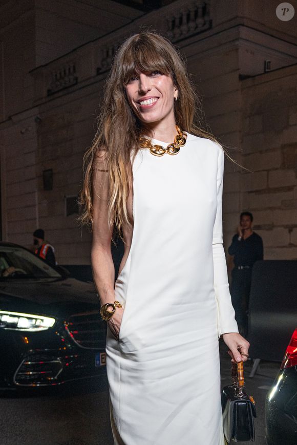Lou Doillon arrivant au dîner de la maison Gucci "The art of silk" à l'Hôtel de Maisons à Paris le 2 avril 2025.

© Yehiel Chekroune / Bestimage