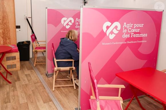 Exclusif - Le bus du coeur de l'association "Agir pour le coeur des femmes" fait une halte à l'Assemblée Nationale à Paris le 28 mai 2025
© Jack Tribeca / Bestimage