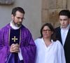 A la tête d'une tribu de 4 enfants, certains d'entre eux ont été aperçus.
Alexandra de Csabay (fille adoptive) - Arrivées aux obsèques de Philippe Labro en l'église de Saint-Germain-des-Prés à Paris le 13 juin 2025. © Dominique Jacovides - Christophe Clovis / Bestimage