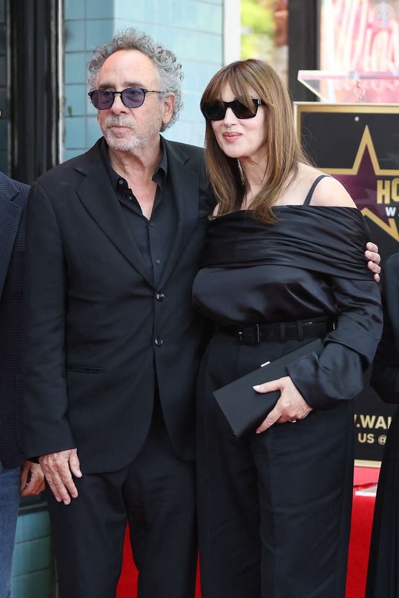 4 septembre 2024, Los Angeles, Californie, États-Unis : LOS ANGELES - 3 SEPTEMBRE : Tim Burton et Monica Bellucci lors de la cérémonie d'intronisation de l'étoile Tim Burton sur le Hollywood Walk of Fame, le 3 septembre 2024 à Los Angeles, Californie (Image de crédit : © Kay Blake/ZUMA Press Wire)