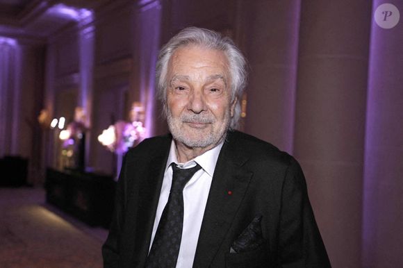 Pierre Arditi posant lors d'une séance de portrait à Paris, France, le 19 mars 2024. Photo par VIM/ABACAPRESS.COM