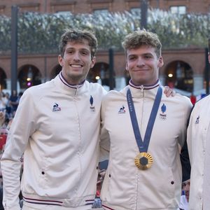 Léon Marchand - Les Toulousains ont accueilli avec ferveur les athlètes de la Ville rose et de ses alentours, après leur performance aux Jeux Olympiques de Paris 2024 sur la place du Capitole le 18 septembre 2024. © Frédéric Maligne/Bestimage