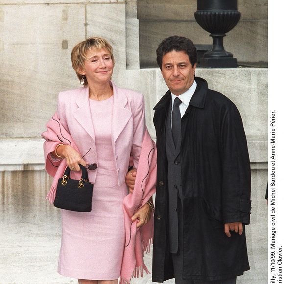 En 2010 auprès du "Parisien", elle expliquait avoir rebondi après sa séparation avec Christian Clavier, grâce à son expérience et sa maturité.

Marie-Anne Chazel et Christian Clavier au mariage civil de Michel Sardou et Anne-Marie Périer. Marie-Anne Chazel et Christian Clavier à Neuilly-sur-Seine le 11 octobre 1999. © ABACA