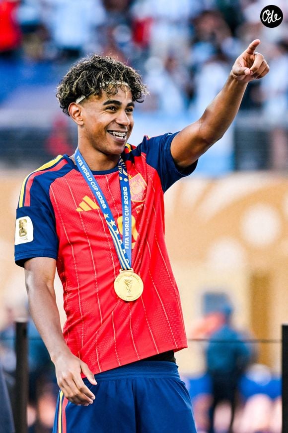 Cette demeure prestigieuse est désormais adaptée aux besoins de Lamine Yamal et de sa carrière au plus haut niveau.

L'Espagne remporte la Coupe du Monde FIFA 2026 (FIFA World Cup 2026) pour la deuxième fois de son histoire.