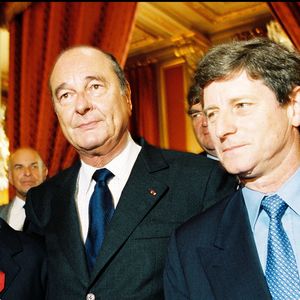 Thierry Roland, Jean-Michel Larqué et Jacques Chirac à l'Elysée en 2000 © Agence Bestimage