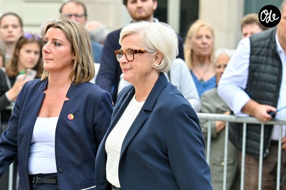 La classe politique française était également largement représentée : 

Catherine Vautrin, ministre des Armées et des Anciens combattants, lors des funérailles de B. Chirac à la basilique Sainte-Clotilde à Paris (7e) le 12 juin 2026. L’ancienne première dame de France est décédée le 5 juin 2026 à l’âge de 93 ans. 
© Jacovides / Liewig / Bestimage