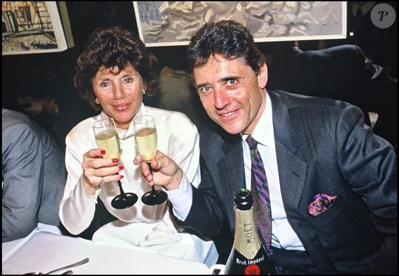 La femme de Sacha Distel est décédé des suites d'une complication cardiaque

Archives - Sacha Distel avec sa femme Francine fêtent leur anniversaire.