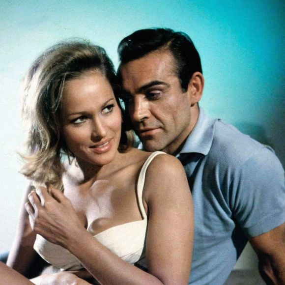 Sean Connery Ursula Andress dans James Bond "Dr. No" (1962) United Artists ©The Hollywood Archive / Hollywood Archive / Avalon Photoshot/ABACAPRESS.COM