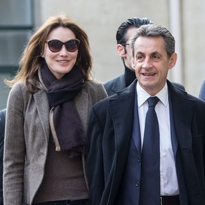 Nicolas Sarkozy et sa femme Carla Bruni-Sarkozy - Nicolas Sarkozy et sa femme Carla Bruni-Sarkozy vont voter au lycée Jean de la Fontaine dans le 16ème à Paris pour le 1er tour des élections régionales le 6 décembre 2015. © Cyril Moreau - Dominique Jacovides / Bestimage