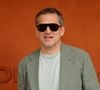 S'offrir cette parenthèse de raffinement au milieu des pins maritimes demande logiquement un certain budget, l’expérience tarifaire s’adaptant au rythme des saisons girondines. 

Guillaume Canet - Les célébrités au photocall du village lors des Internationaux de France de Tennis de Roland Garros 2026. Paris, le 31 mai 2026. © Jacovides / Bestimage