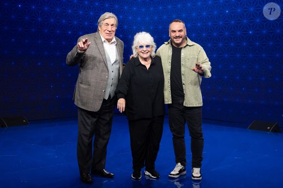 Exclusif - Jean-Pierre Castaldi, Catherine Lara, François-Xavier Demaison en backstage de l'enregistrement de l'émission "La Boîte à secrets", présentée par F.Bollaert et diffusée le 9 janvier 2026 sur France 3, dans les studios du Lendit à Saint-Denis, France, le 2 décembre 2025. © Cyril Moreau/Bestimage