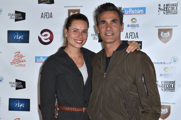 Patrick Guérineau et sa femme Lou lors du photocall de la 2ème édition du festival "Paris Court Toujours" au Théâtre de l'Européen à Paris le 20 septembre 2019. © Giancarlo Gorassini / Bestimage