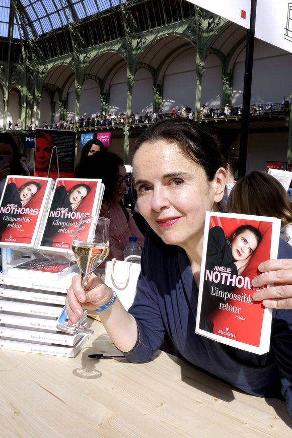 Amelie Nothomb - Festival du Livre de Paris 2025 au Grand Palais à Paris le 11 avril 2025.
© Cédric Perrin / Bestimage
