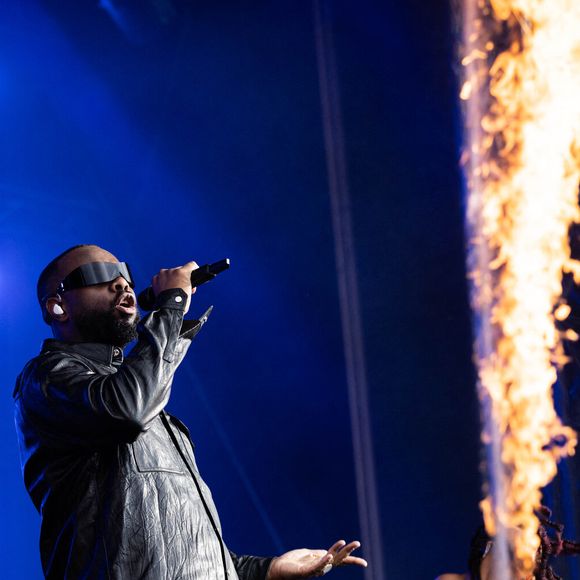 "Je ne sais pas pour où commencer, quel plaisir d’être à la maison, quelle tournée ! Merci d’être là. Il y a beaucoup d’enfants, venus avec leurs parents. Au menu, ce soir, on voyage, on remonte le temps, on est triste, on va danser, on va faire la fête", a confié le chanteur de 39 ans

Gims, Fête de l'Humanité 2025 sur la base 217 au Plessis-Paté le 14 septembre 2025.
© Julien Sarkissian / Bestimage