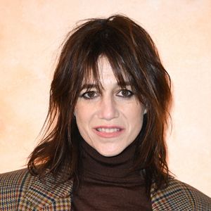 Charlotte Gainsbourg assiste au défilé Yves Saint Laurent Womenswear Fall/Winter 2025-2026 dans le cadre de la Fashion Week de Paris à Paris, France, le 11 mars 2025. Photo par Aurore Marechal/ABACAPRESS.COM