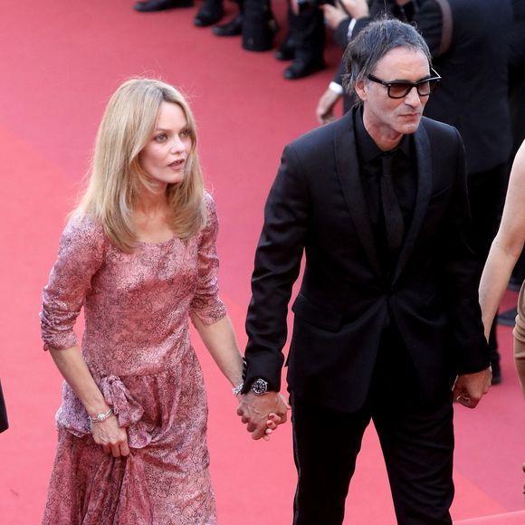 Vanessa Paradis,  Samuel Benchetrit (réalisateur) - Montée des marches du film « De son vivant » lors du 74ème Festival International du Film de Cannes. Le 10 juillet 2021
© Borde-Jacovides-Moreau / Bestimage