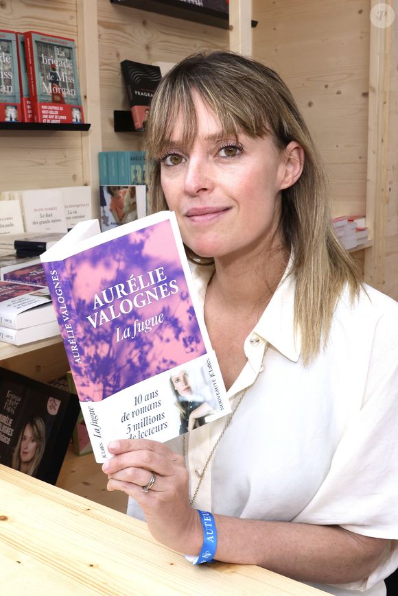 Aurelie Valognes - Festival du livre de Paris au Grand Palais le 13 avril 2025. © Cédric Perrin/Bestimage