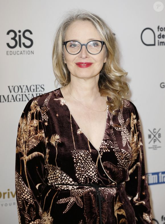 Dans un récent entretien accordé à "Télé 7 Jours", l'actrice a confié ses inquiétudes avant de retourner en Californie

Julie Delpy au photocall de la 28ème Cérémonie des Lumières de la presse internationale au Forum des Images à Paris le 16 janvier 2023.
© Marc Ausset-Lacroix / Pierre Perusseau / Bestimage