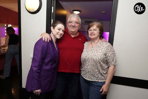 Exclusif -  Emilie Dequenne et ses parents - Backstage - Soirée de gala "Tous les talents chantent contre le cancer" pour l'association "Tout le monde contre le cancer" à l'Olympia à Paris. Le 20 juin 2024
© Jack Tribeca / Bestimage