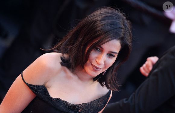 Leïla Bekhti (Bijoux Chaumet) - Montée des marches du film " La vénus électrique " pour la cérémonie d'ouverture du 79ème Festival International du Film de Cannes, le 12 mai 2026. © Jacovides-Moreau /Bestimage
|