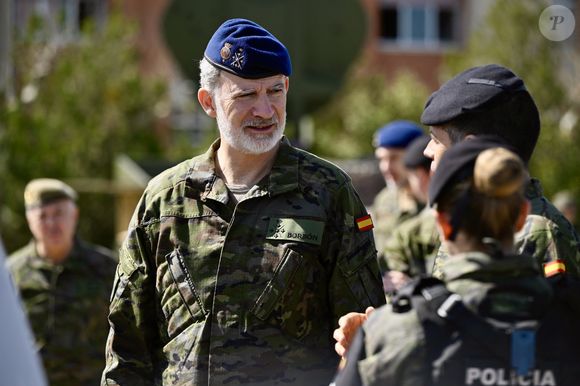 Le roi Felipe VI visite à la brigade "Aragon I" de l'armée espagnole, à la base "San Jorge" à Saragosse, le 25 mars 2025. La brigade "Aragon I" de l'armée a été créée le 1er juin 1986 sous le nom de brigade de cavalerie "Castillejos II". Ses unités ont participé à des missions de maintien de la paix dans les Balkans (Bosnie, Kosovo et Albanie), au Liban, en Afghanistan, au Mali, en Irak et en Lettonie, ainsi qu'au soutien à la population civile lors des opérations de Balmis et de Baluarte.

Photo : Europa Press / Bestimage