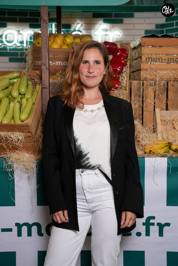 Après quoi, elle a appris à accepter son corps et à transformer ses complexes en force.

Joséphine Draï - Inauguration du flagship mon.marché.fr rue Réaumur à Paris le 14 avril 2026.

© Anne-Sophie Guebey / Bestimage