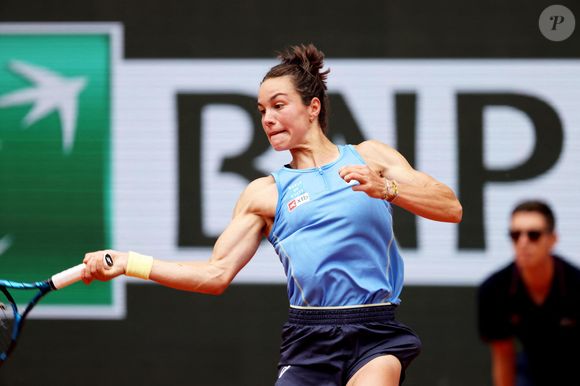La française Loïs Boisson bat l'américaine Pegula (3-6, 6-4, 6-4), au 4ème tour des internationaux de France de Tennis de Roland Garros 2025 (Jour 9), à Paris, France, le 2 juin 2025. Boisson a renversé la situation face à l’Américaine Pegula, numéro trois mondiale, pour s’offrir la plus belle victoire de sa carrière (3-6, 6-4, 6-4) et se hisser en quarts de finale de Roland-Garros. © Jacovides-Moreau/Bestimage