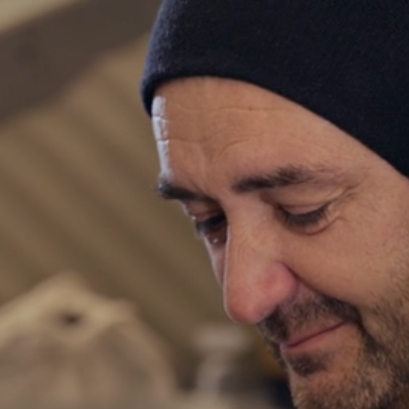 Cyril Lignac ému dans Rendez-vous en terre inconnue, capture d'écran France Télévisions