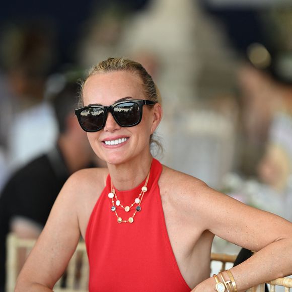 Les internautes ont ainsi pu voir à quoi ressemble aujourd'hui la tombe de Johnny Hallyday sur la photo postée par Laeticia Hallyday

Exclusif - Laeticia Hallyday dans l’espace VIP “le Pavillon Eiffel,” lors de la 12ème édition Longines Paris Eiffel Jumping au pied de la Tour Eiffel sur le Champ-de-Mars à Paris, France le 21 juin 2026
© Perusseau / Veeren / Bestimage