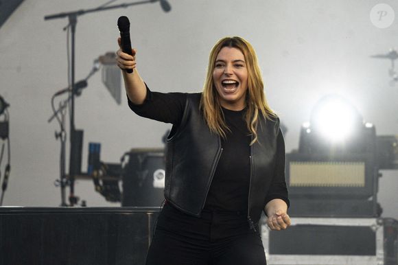 La chanteuse Santa (Samanta Cotta) est en concert sur la scène du festival au Printemps de Pérouges au Château de Saint-Maurice-de-Rémens le 26 juin 2024.

© Sandrine Thesillat / Panoramic / Bestimage