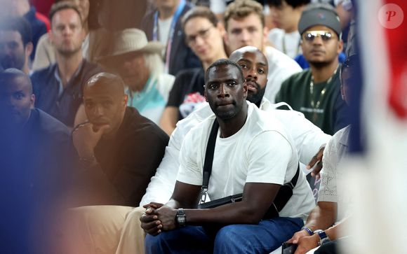 Omar Sy - Les célébrités en tribunes pendant la finale de basketball opposant les Etats-Unis à la France (98-87) lors des Jeux Olympiques de Paris 2024 (JO) à l'Arena Bercy, à Paris, France, le 10 août 2024. © Jacovides-Perusseau/Bestimage