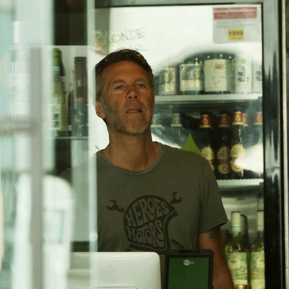 Exclusif - Le prince Emmanuel Philibert de Savoie est aux commandes, service et encaissement, dans son restaurant de pâtes fraiches "Prince of Venice" à Westwood. Le 1er juin 2022 Agence / Bestimage
