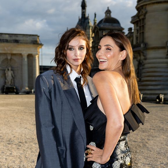 Clotilde Courau et sa fille Vittoria de Savoie - Front row du défilé de mode automne-hiver 2024 Haute-Couture "Valentino" au château de Chantilly, lors de la fashion week de Paris. Le 5 juillet 2023 © Olivier Borde / Bestimage