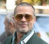 Pourtant, lorsqu’il vient en France, Brad Pitt se montre très bienveillant envers les équipes qui travaillent dans son domaine.

Brad Pitt et sa compagne Ines De Ramon à la sortie de la première du film "F1" au Cineworld de Leicester Square à Londres, le 23 juin 2025. © Backgrid UK/ Bestimage