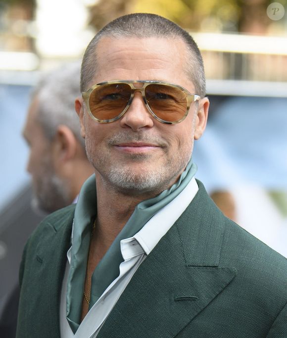 Pourtant, lorsqu’il vient en France, Brad Pitt se montre très bienveillant envers les équipes qui travaillent dans son domaine.

Brad Pitt et sa compagne Ines De Ramon à la sortie de la première du film "F1" au Cineworld de Leicester Square à Londres, le 23 juin 2025. © Backgrid UK/ Bestimage