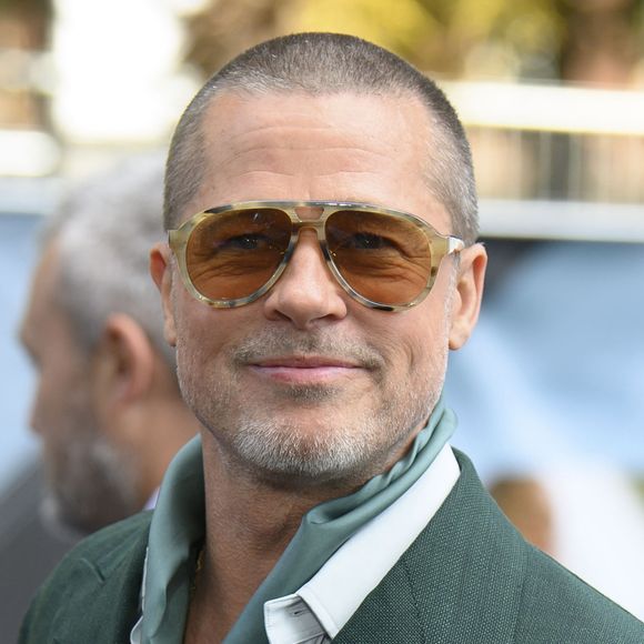 Pourtant, lorsqu’il vient en France, Brad Pitt se montre très bienveillant envers les équipes qui travaillent dans son domaine.

Brad Pitt et sa compagne Ines De Ramon à la sortie de la première du film "F1" au Cineworld de Leicester Square à Londres, le 23 juin 2025. © Backgrid UK/ Bestimage