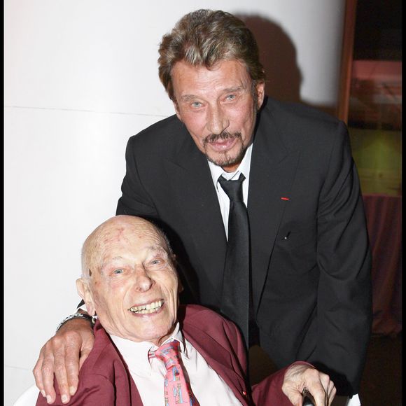 Son père était très aimé des rangs de l'armée, lui qui a fait son service militaire dans les années 1960

Serge Ravenel, compagnon de la libération, Johnny Hallyday - soirée pour la remise des insignes d'officier dans l'ordre de la légion d'honneur (archive)
©DOMINIQUE JACOVIDES / BESTIMAGE