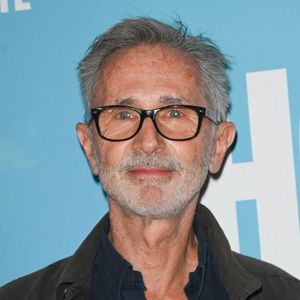 On a d'ailleurs l'occasion de s'en rendre compte, une fois de plus, ce jeudi soir sur TF1, avec la diffusion du film "Le Diner de cons". 

Thierry Lhermitte - Avant-première du film "Hommes au bord de la crise de nerfs" au cinéma Pathé Wepler à Paris. Le 11 mai 2022 © Coadic Guirec / Bestimage